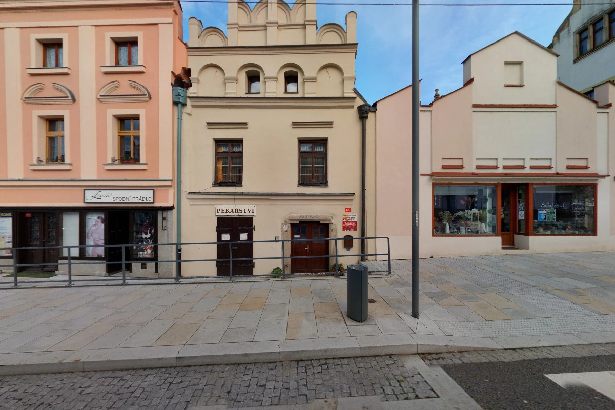 Mirka Šťastná - Salon Deluxe - obrázek 2