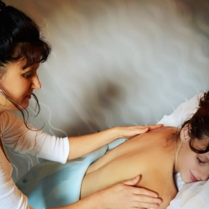 Masáže Anissa Fischerová