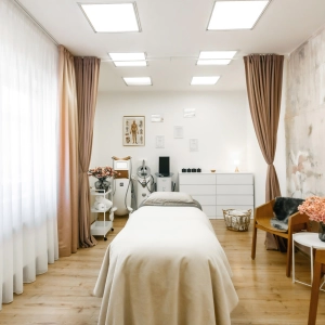 Jana Tozbey - LUXURY PHYSIQUE CARE