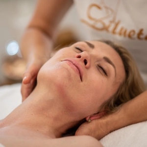 Topcarebeauty & silhouette