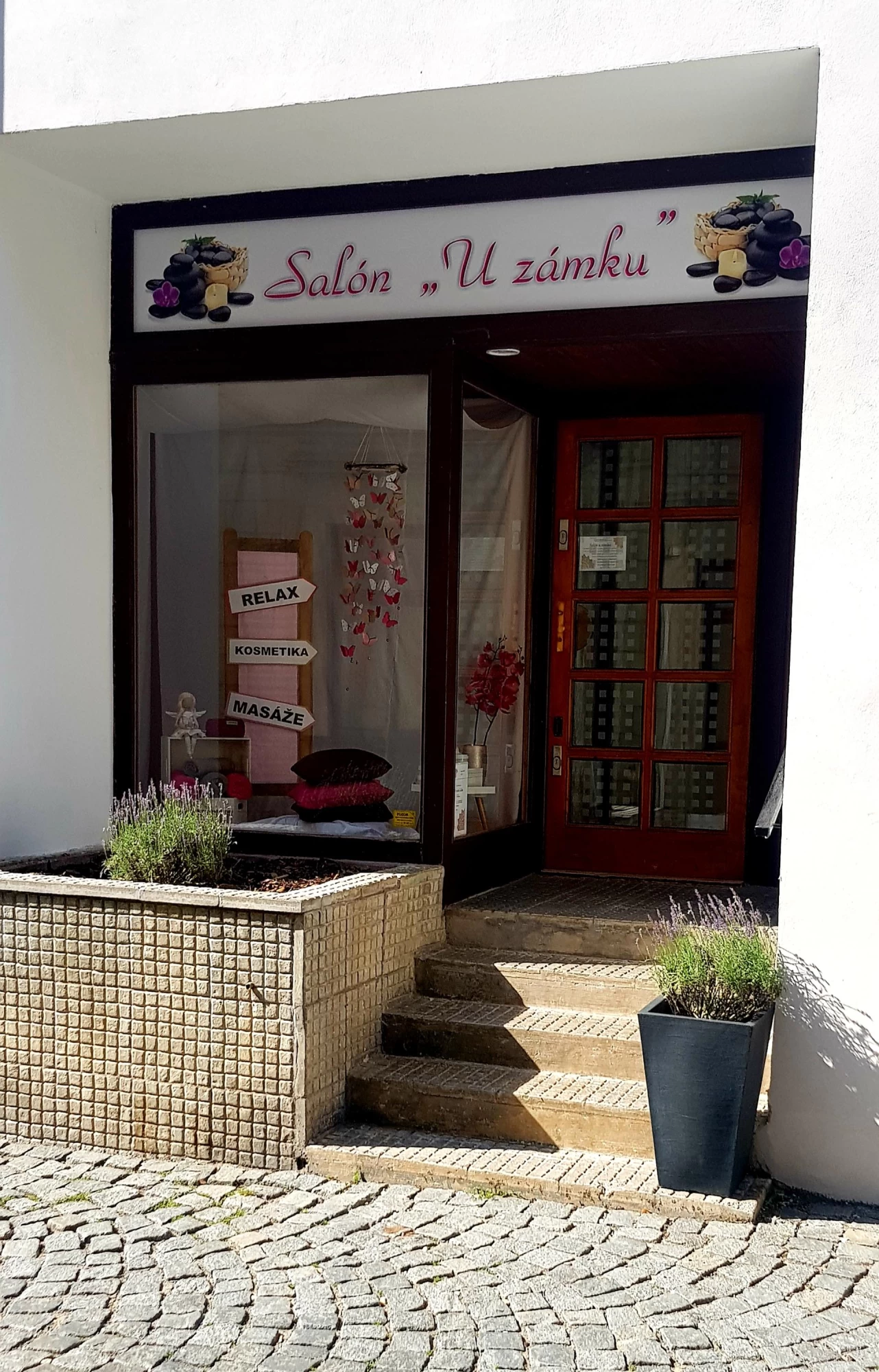 Salón u zámku - obrázek 2
