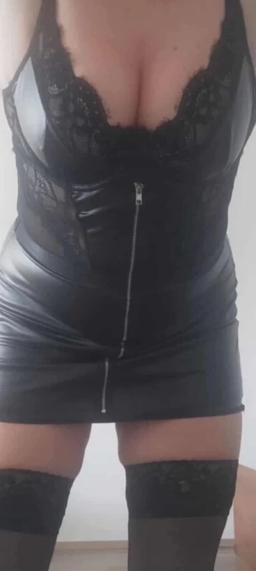 Zuzka Uh - erotické masáže fotka 2